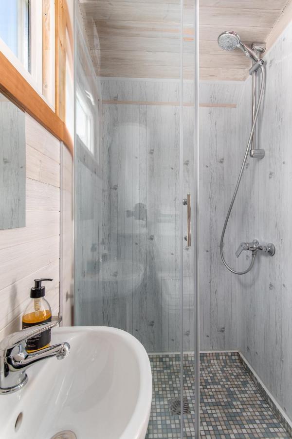 Tiny House With Terrace Villa Flam Bagian luar foto